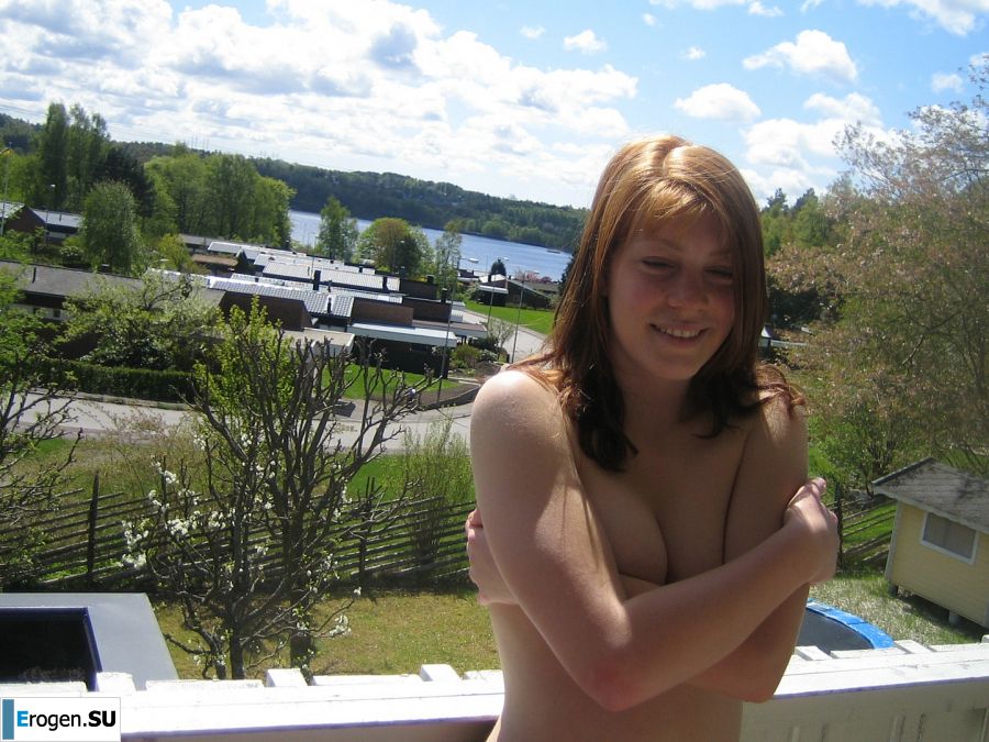 Naughty student with a furry pussy naked bathes in the lake. Photo 40