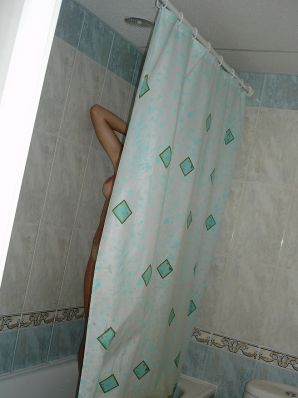 The blonde undressed after the beach and showed boobs. Thumb 7