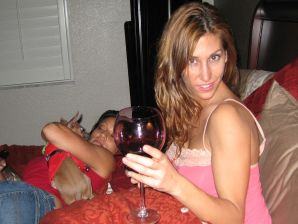 Сестрички теребят друг друга за соски и вылизывают киски. Эскиз 20