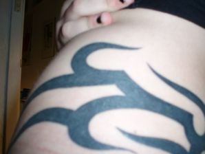 A student with a pierced nipple and tattoos undressed and showed a pussy. Thumb 26