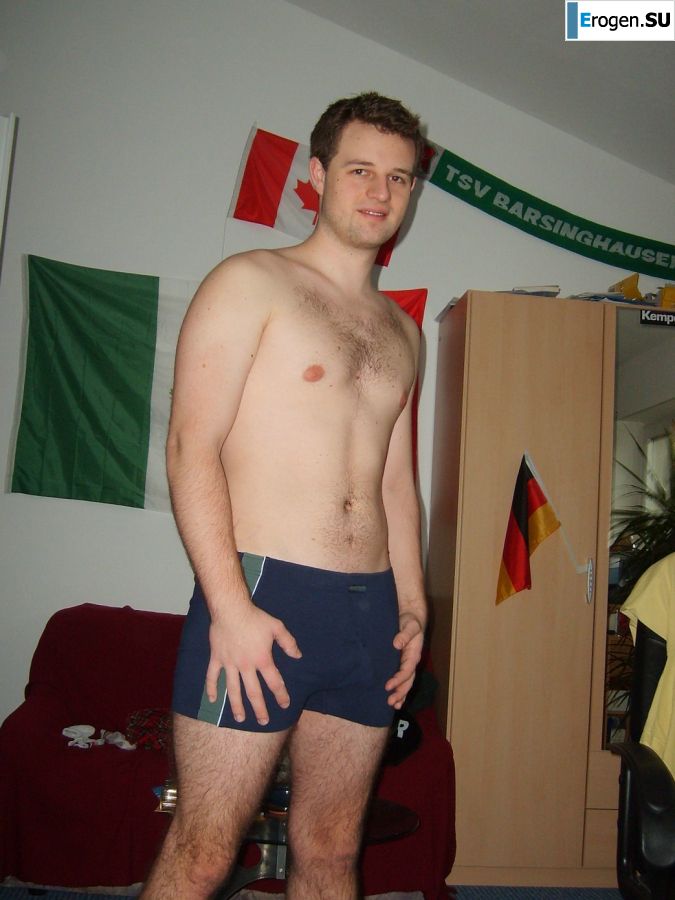 Ролевые игры яркой брюнетки в короткой юбке и ее парня. Фото 19