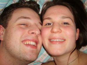 Ролевые игры яркой брюнетки в короткой юбке и ее парня. Эскиз 17