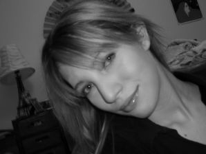 Юная девушка раздвинула ноги и теребит пальчиками мокрые половые губы. Эскиз 6