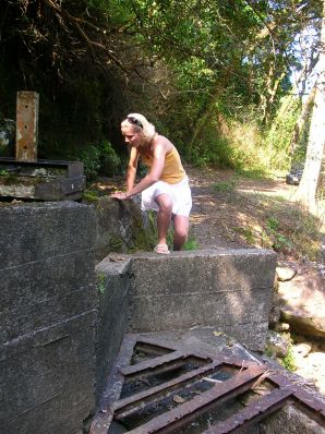 A pretty blonde is exposed in the toilet and spreads her legs in bed. Part 2. Thumb 23