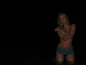 Блондинка и брюнетка целуются и показывают сиськи друг другу. Эскиз 27