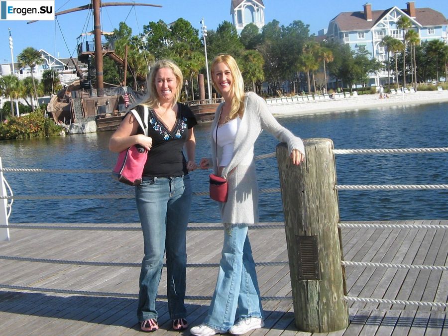 A mature blonde in pink lingerie showed her ass and took out a vibrator. Photo 34