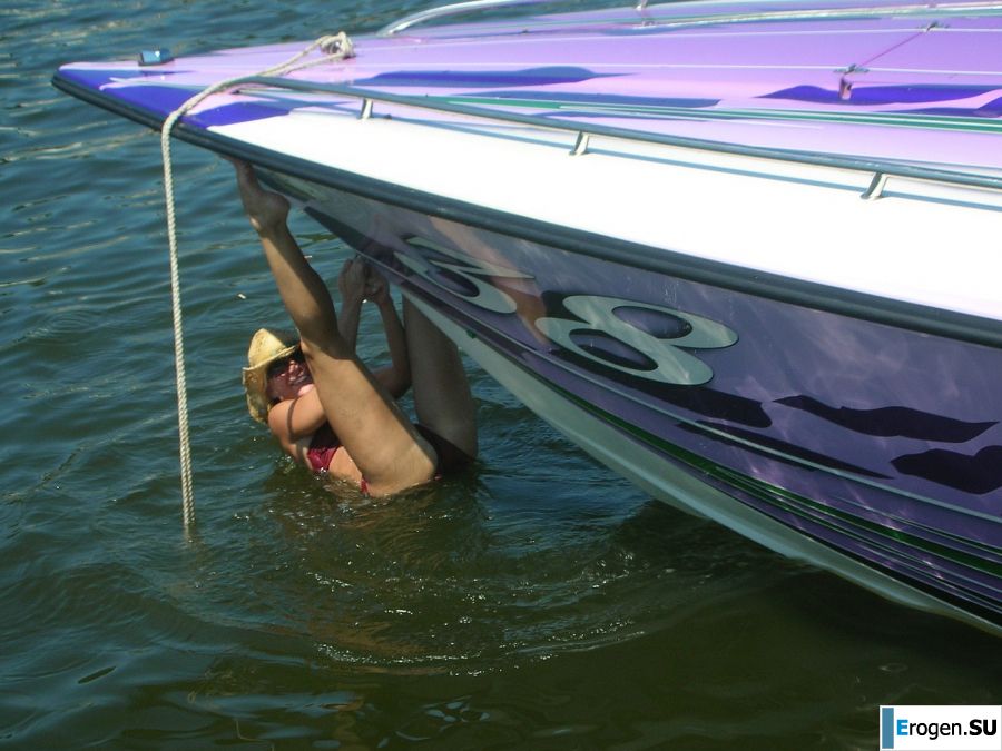 A pretty blonde is laid bare in the toilet and spreads her legs in bed. Part 3. Photo 40