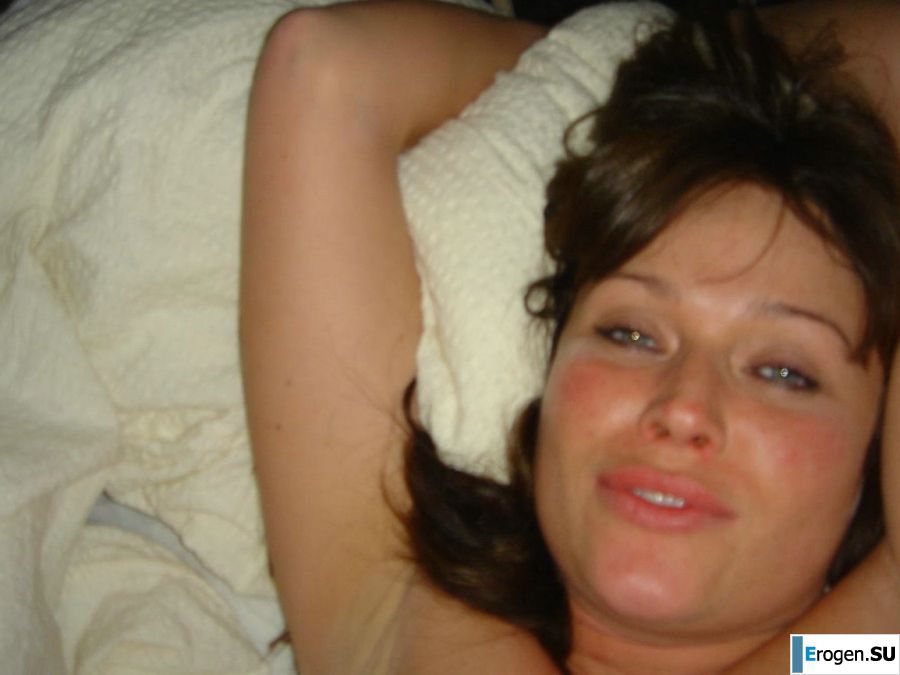 Juicy girl showed her labia and shaved pussy. Photo 16