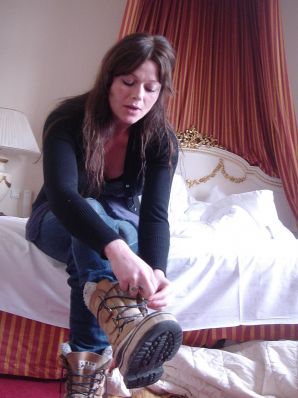 Juicy girl showed her labia and shaved pussy. Thumb 12