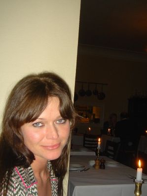 Juicy girl showed her labia and shaved pussy. Thumb 6