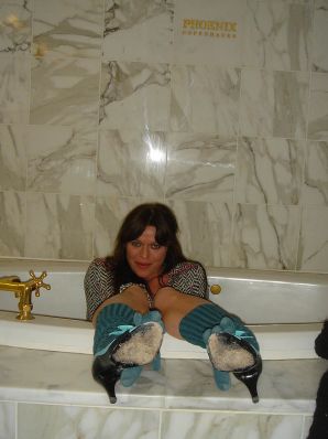 Juicy girl showed her labia and shaved pussy. Thumb 7