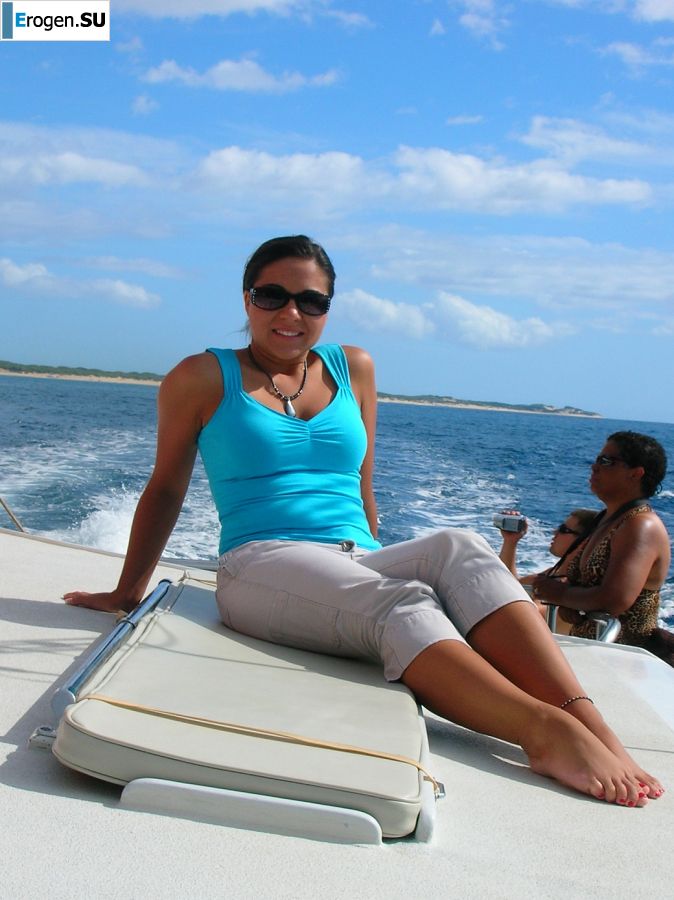 A guy licks a pussy for his girlfriend on vacation. Part 2. Photo 14