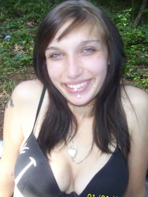 A sexy student undressed and showed her ass on a picnic. Thumb 4