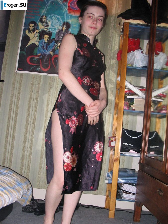 Девушка с мохнатой писькой мастурбирует на глазах у парня. Фото 27