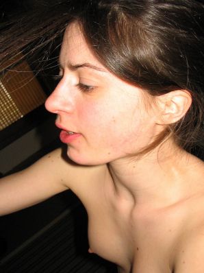 Девушка с мохнатой писькой мастурбирует на глазах у парня. Эскиз 24