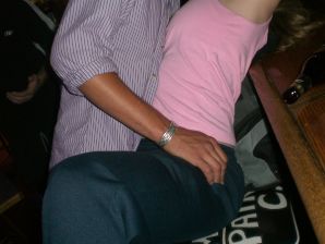 Блондинка в розовых трусиках выпила и раздвинула ноги в биллиардном клубе. Эскиз 37