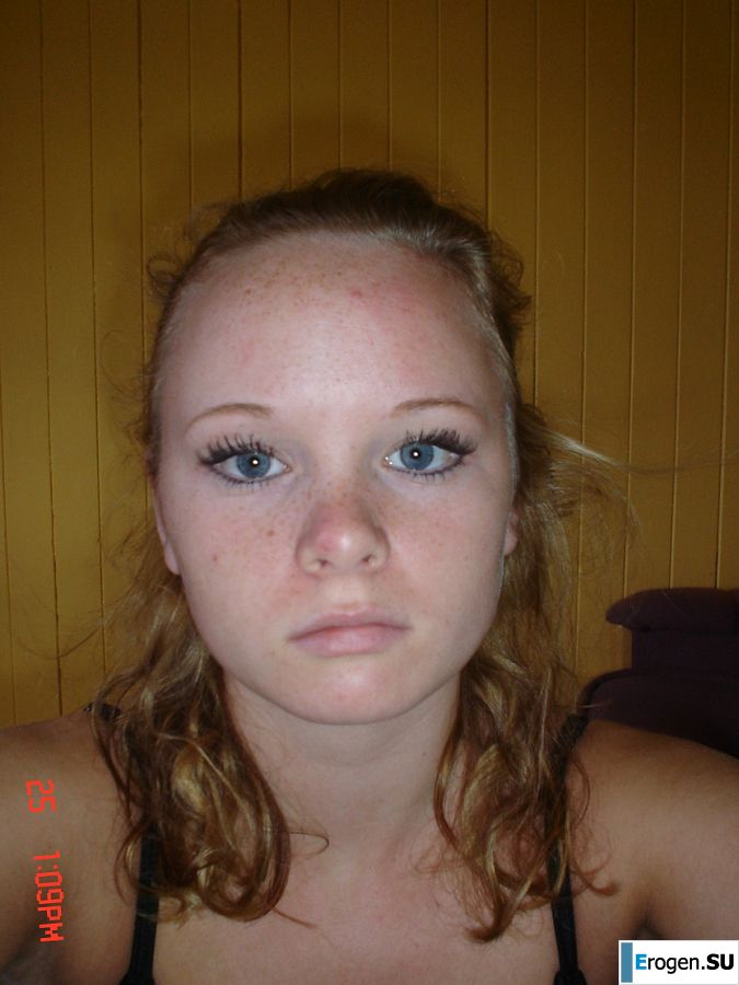 Голубоглазая шалунья с пирсингом в соске играет со своими трусиками. Часть 2. Фото 32