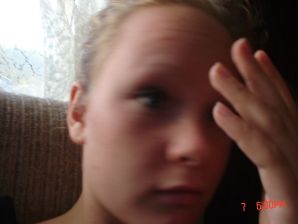 Голубоглазая шалунья с пирсингом в соске играет со своими трусиками. Часть 2. Эскиз 49