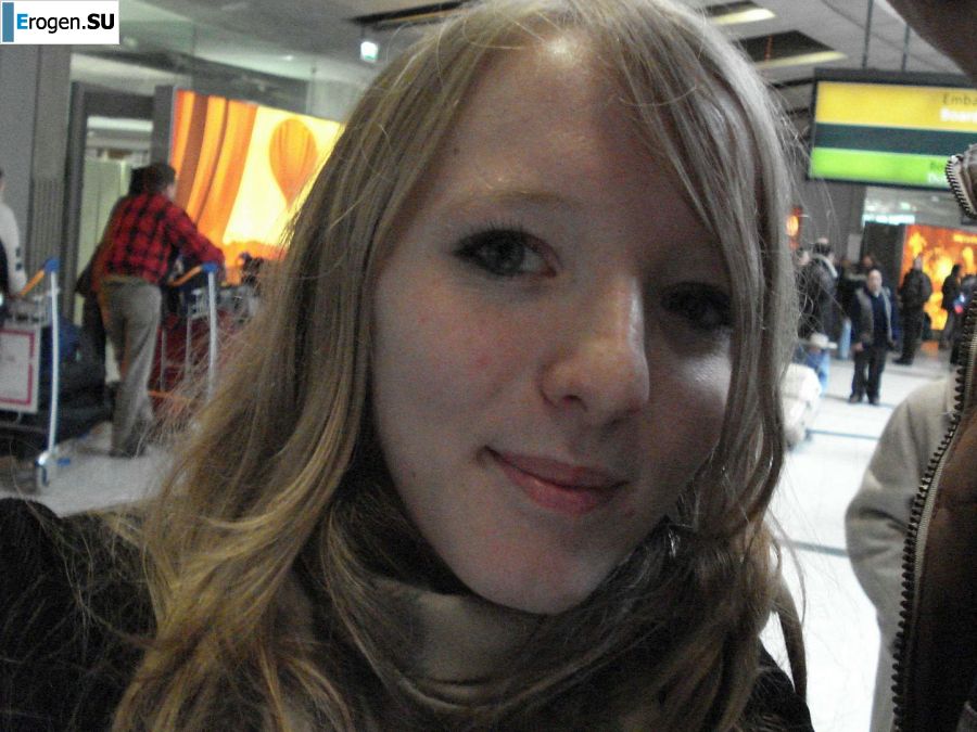 The red-haired beauty poses on the bed without panties, spread her legs. Photo 20