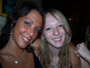 The red-haired beauty poses on the bed without panties, spread her legs. Thumb 6