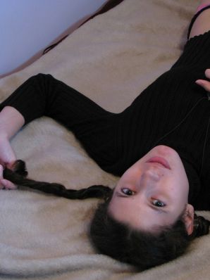 Симпатичная студентка теребит письку и показывает половые губы. Часть 2. Эскиз 26