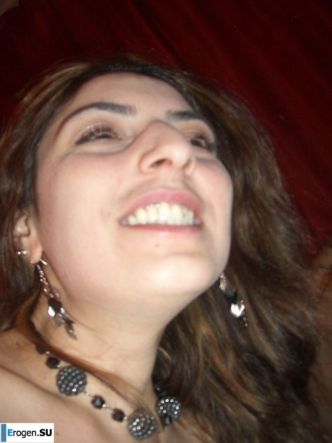 Озорные шалуньи трогают друг друга за сиськи. Часть 3. Фото 29