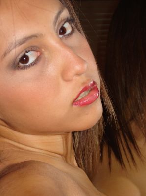 A woman with beautiful tits poses in a swimsuit and without it. Part 2. Thumb 11