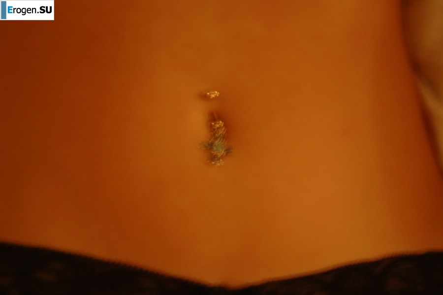 Танцовщица после работы показала упругую попку. Фото 31