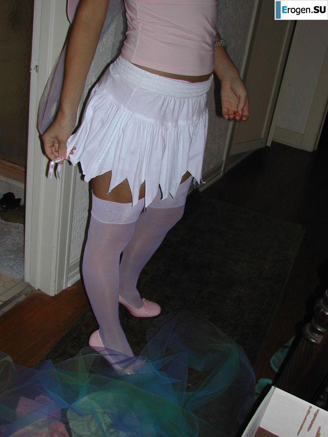 Танцовщица после работы показала упругую попку. Фото 4