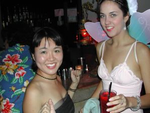 Танцовщица после работы показала упругую попку. Эскиз 10