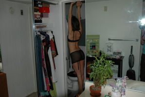 Танцовщица после работы показала упругую попку. Эскиз 20