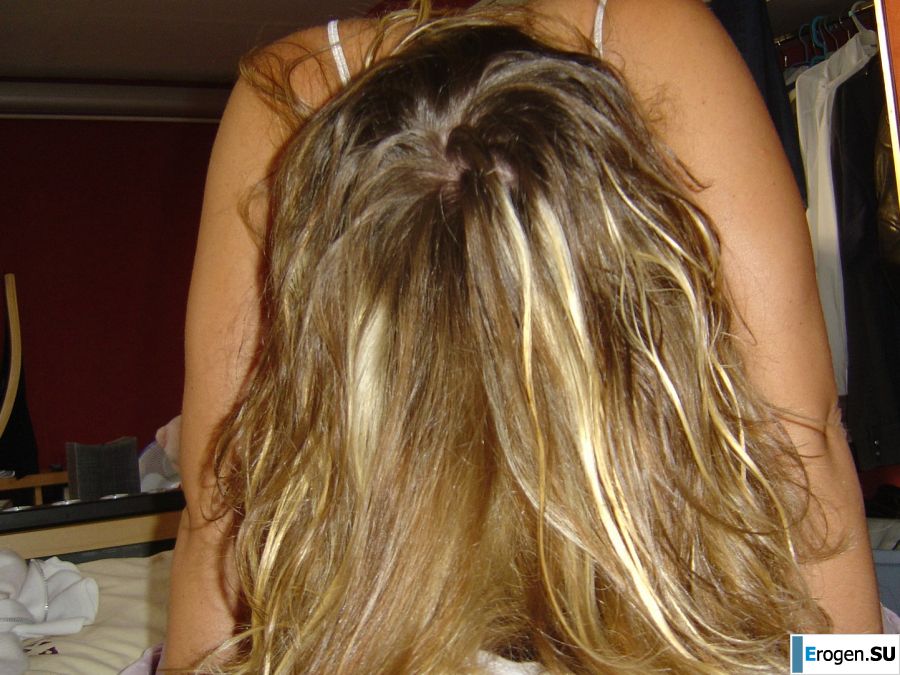 Зрелая женщина переодевается в школьницу и занимается сексом. Фото 7