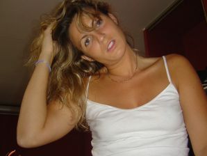 A mature woman changes into a schoolgirl and has sex. Thumb 11