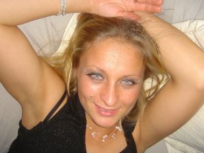 Cute blonde in pink panties showed tight boobs. Part 2. Thumb 9