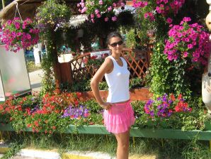 Seductive Latina poses naked on vacation in front of a guy. Thumb 24