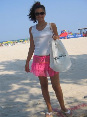 Seductive Latina poses naked on vacation in front of a guy. Thumb 28