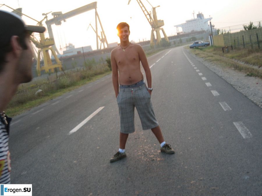 Аппетитные телки проститутки приехали по вызову в пятницу вечером. Фото 11