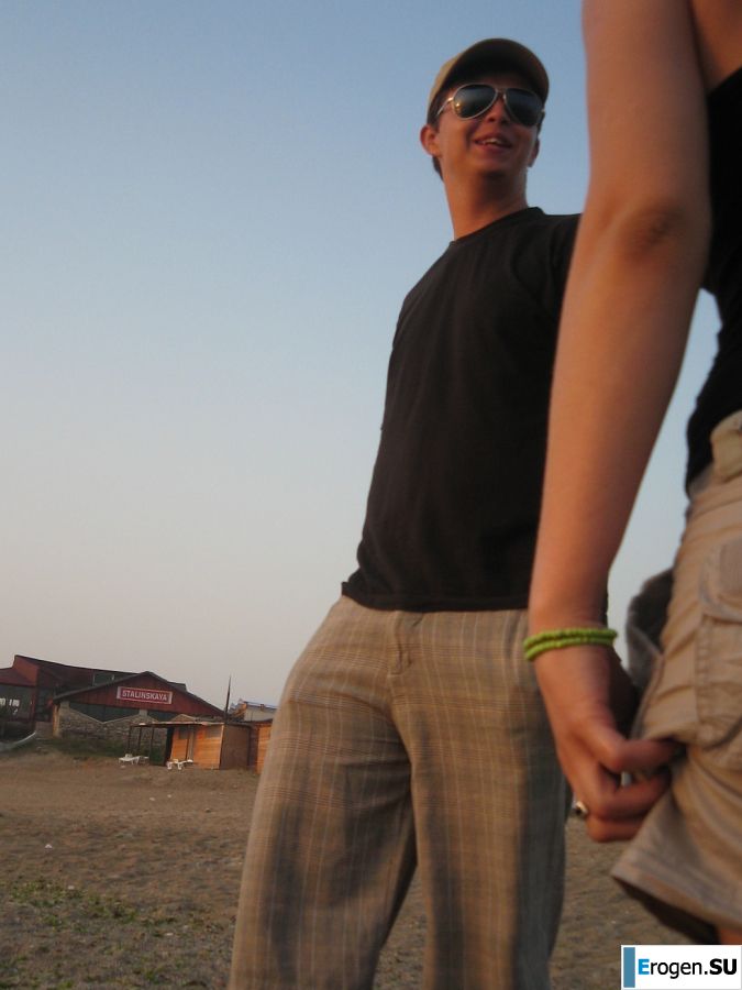 Аппетитные телки проститутки приехали по вызову в пятницу вечером. Фото 12