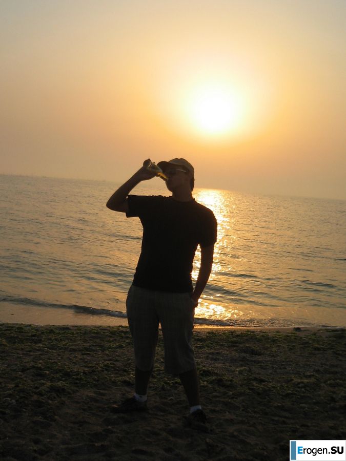 Аппетитные телки проститутки приехали по вызову в пятницу вечером. Фото 13