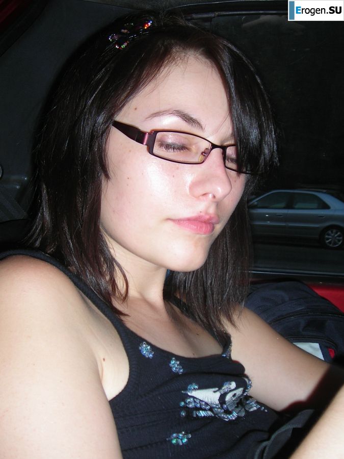 Аппетитные телки проститутки приехали по вызову в пятницу вечером. Фото 3