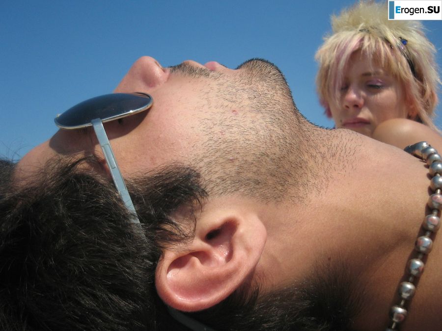 Аппетитные телки проститутки приехали по вызову в пятницу вечером. Фото 33