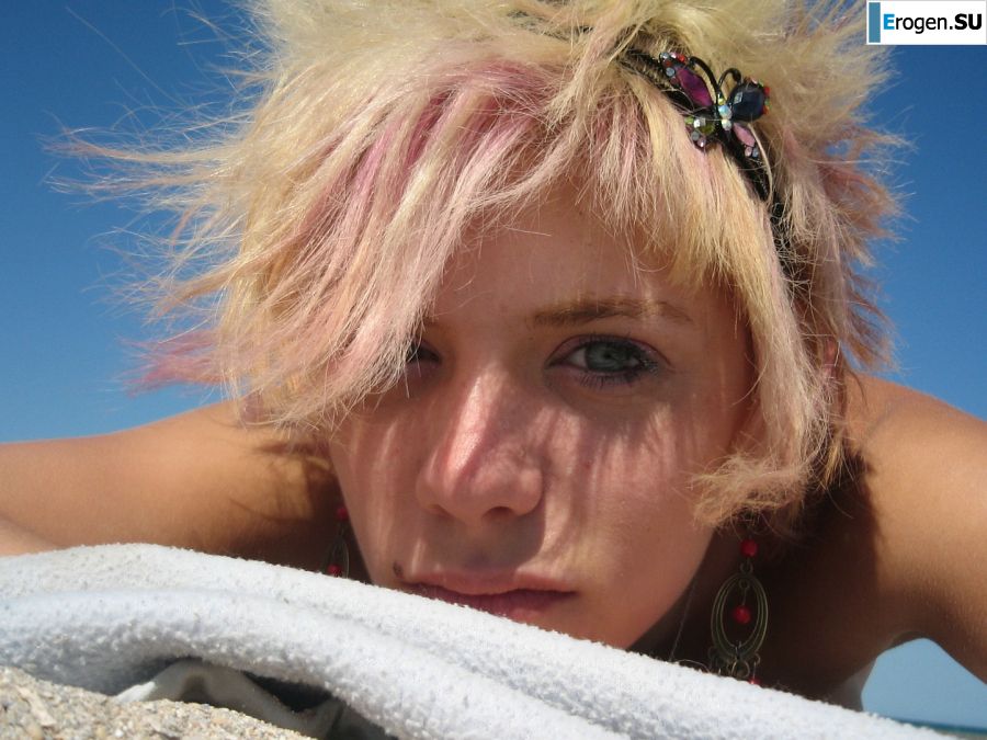 Аппетитные телки проститутки приехали по вызову в пятницу вечером. Фото 34