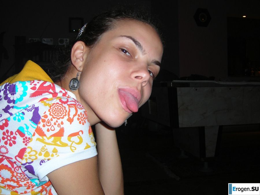 Аппетитные телки проститутки приехали по вызову в пятницу вечером. Фото 4