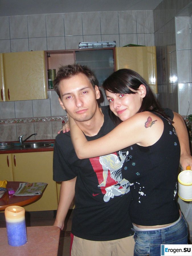 Аппетитные телки проститутки приехали по вызову в пятницу вечером. Фото 6