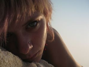 Аппетитные телки проститутки приехали по вызову в пятницу вечером. Эскиз 21