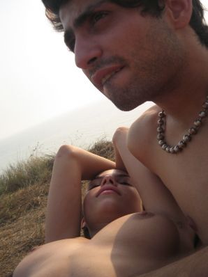 Аппетитные телки проститутки приехали по вызову в пятницу вечером. Эскиз 22