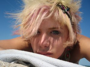 Аппетитные телки проститутки приехали по вызову в пятницу вечером. Эскиз 34