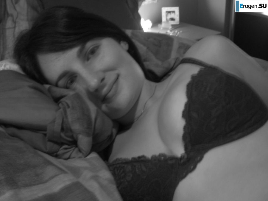 The minx and her boyfriend have sex in front of the camera and are not shy. Photo 17