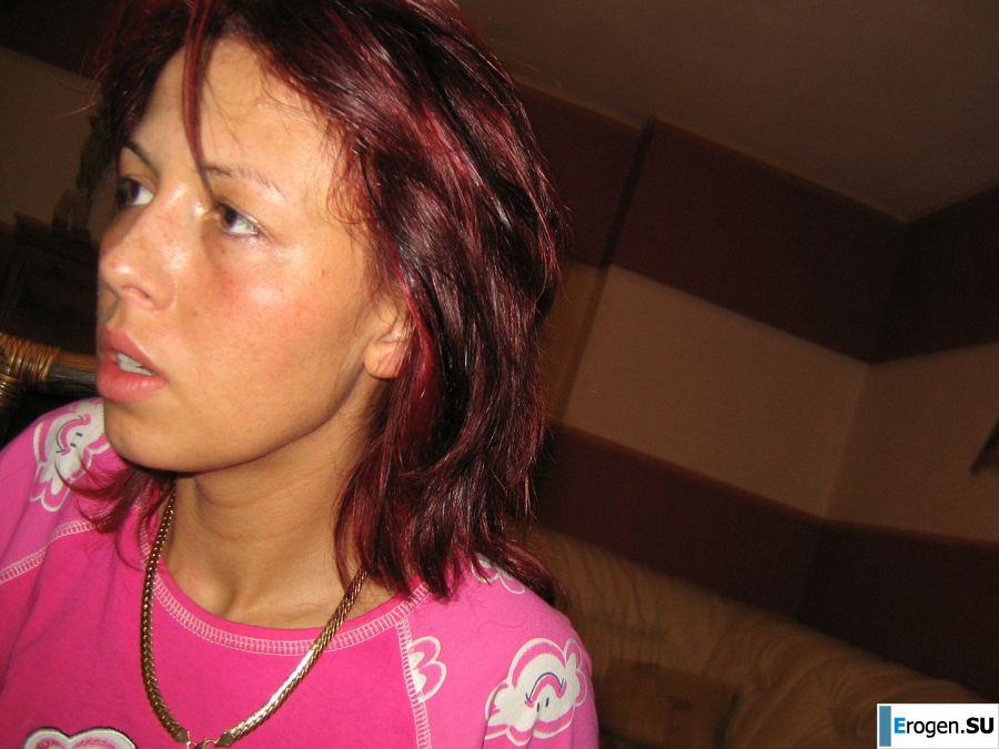 Загорелая брюнетка с упругим телом разделась и показала интимную стрижку. Фото 5