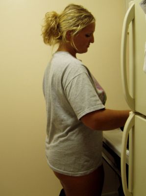 Блондинка с пышными формами показала мужику сиськи и не только. Эскиз 37